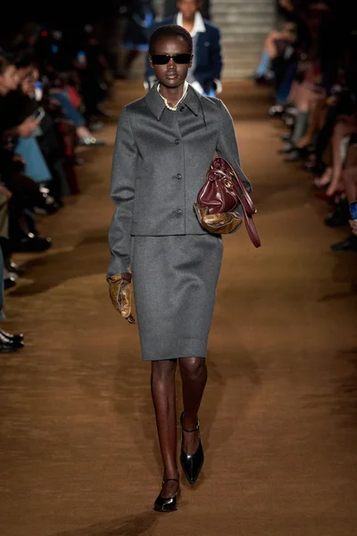 Look 46